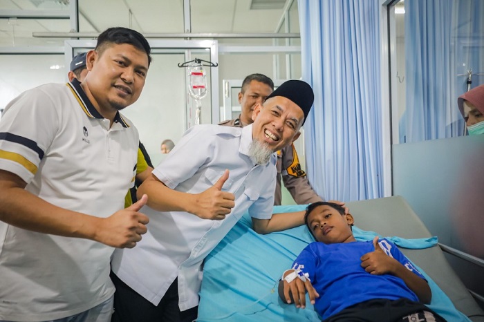 Wali Kota DUmai Jenguk Siswa SD Korban Diduga Keracunan di RSUD Dumai