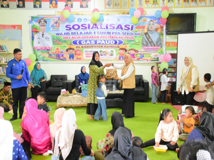 Bunda PAUD Nurheryani Buka Sosialisasi Wajib Belajar 1 Tahun Pra Sekolah