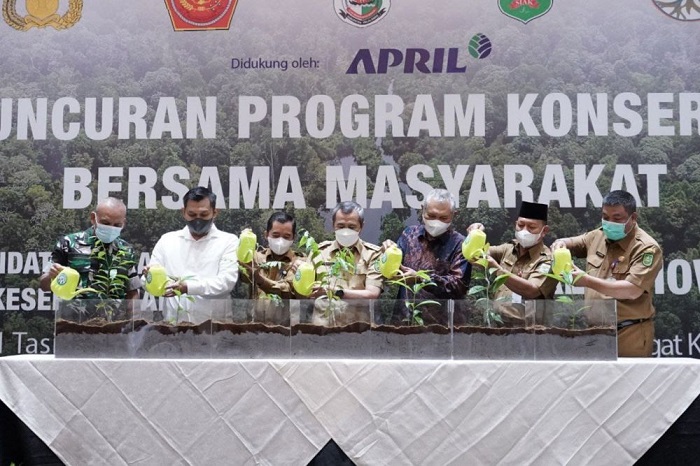 DLHK Riau dan PT RAPP Kolaborasi Laksanakan  Konservasi Bersama Masyarakat