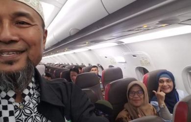 Luar Biasa! Pendukung 02 Asal Sumatera Barat Sewa 5 Pesawat dan 50 Bus ‘Kepung’ KPU 22 Mei 