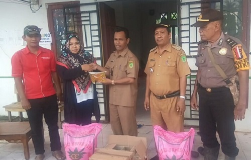 IWAPI dan Wartawan Salurkan Bantuan untuk Korban Banjir di Pekaitan