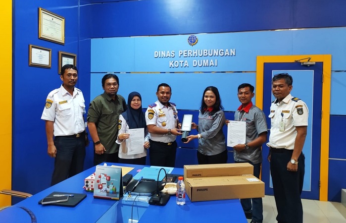 Ivo Mas Tunggal Serahkan CSR Berupa 15 Unit PJU Kepada Dinas Perhubungan Kota Dumai