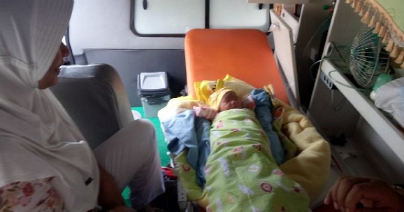 Bayi Masih Bertali Pusar Ditemukan di Meja Kedai Lontong