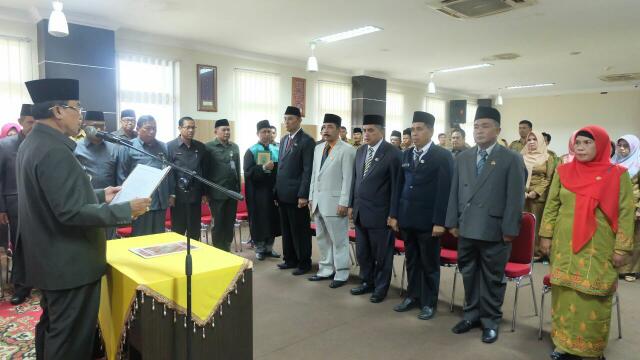 Bupati Inhil Lantik Kadis dan Sekretaris Dinas Kependudukan dan Pencatatan Sipil 