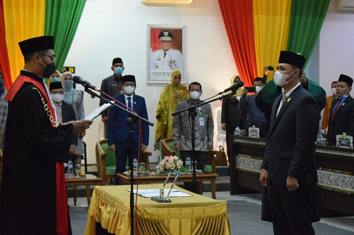 Dr. Adam SH.MH resmi Dilantik Menjadi Ketua DPRD Kuansing Masa Jabatan 2019-2024 Mendatang