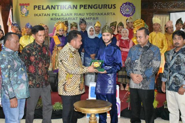 Bupati Kampar Lantik Pengurus IPRY-KK Yogyakarta