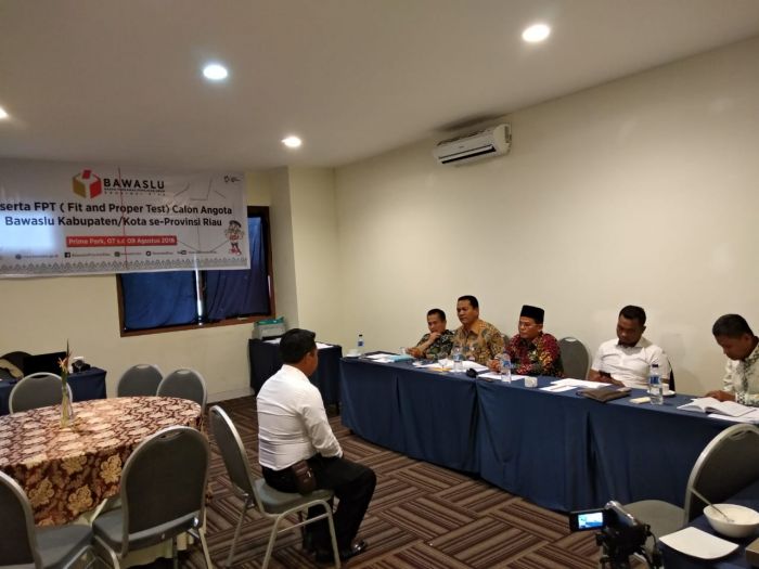 108 Calon Anggota Bawaslu Kabupaten dan Kota di Riau Jalani Fit and Proper Test