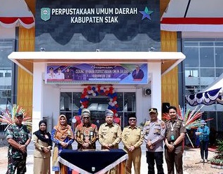 Husni Merza Hadiri Peresmian Gedung Layanan Perpustakaan Umum Daerah Kabupaten Siak