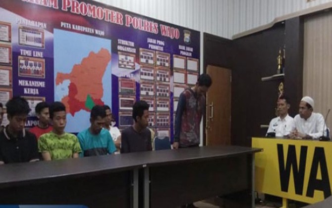 Kualat... 7 Pemuda Ini Minta Maaf Usai Mengolok-olok Shalat Tarawih