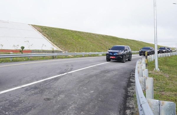Syamsuar Uji Coba Tol Pekanbaru-Bangkinang Pagi Tadi