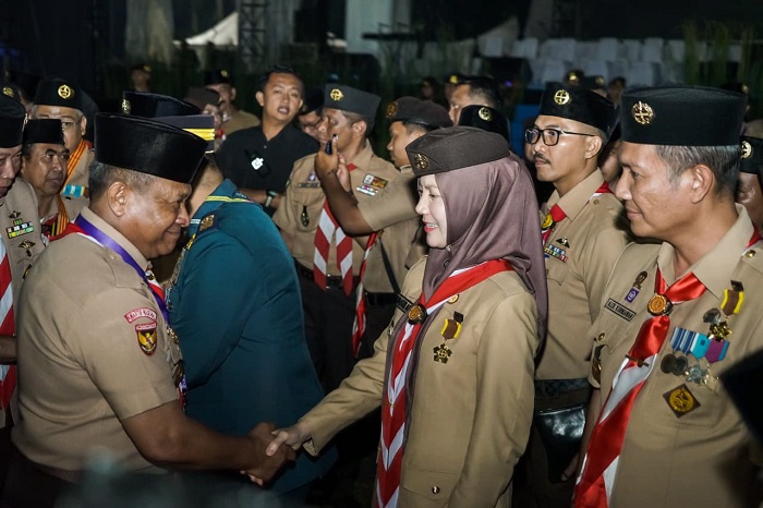 Kwartir Nasional beri penghargaan Lencana Darma Bakti Pada Kak Sulastri