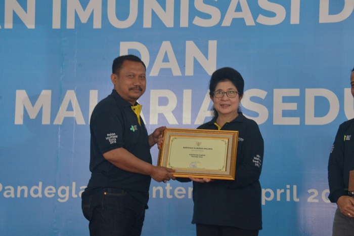 Pemkab Kampar Juga Terima Sertifikat Eliminasi Malaria