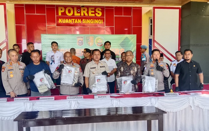 Operasi PETI di Kuansing, 21 Rakit   Dimusnahkan, 5 Orang Diamankan