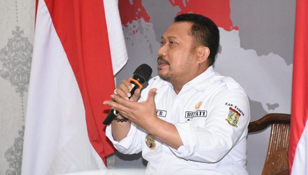Kejar Target Vaksinasi,  Bupati Catur Minta Seluruh Camat Buat Laporan