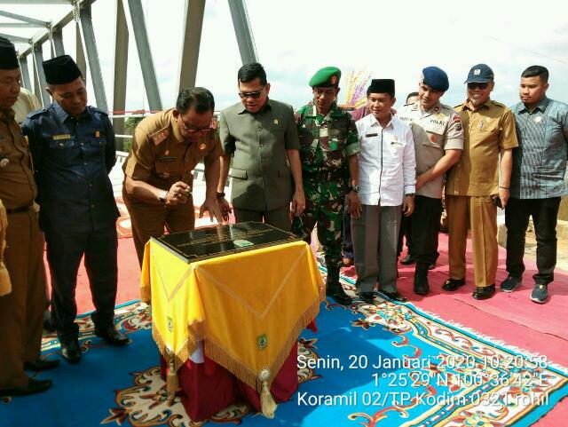 Bupati Rohil Resmikan Jembatan Kasang Bangsawan