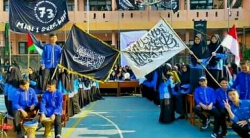 Heboh  Pengibaran 'Bendera Tauhid' di MAN  1 Sukabumi, Sekolah: Siswa Tidak Mengerti...