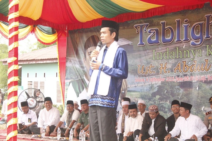 Ustadz Abdul Somad Tausiyah Indahnya Kebersamaan di Sungai Mandau