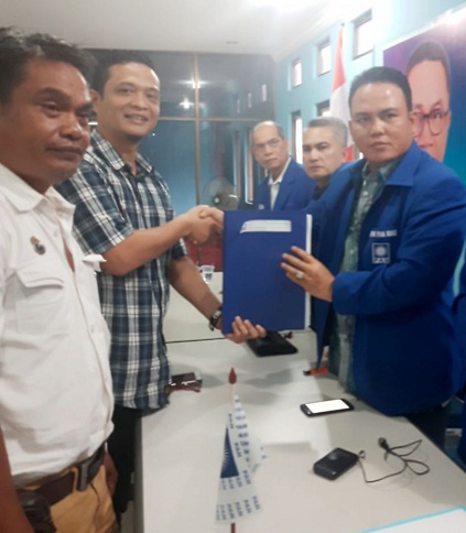 Maju di Pilgubri 2018, Ahmi Septari Daftar ke PAN Riau