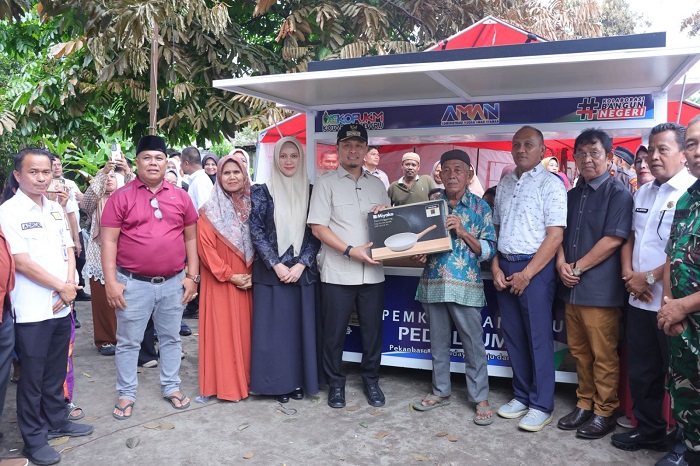 Didampingi Wali kota, Korban Kebakaran di Sukajadi Kembali terima Bantuan Baznas dan BRK