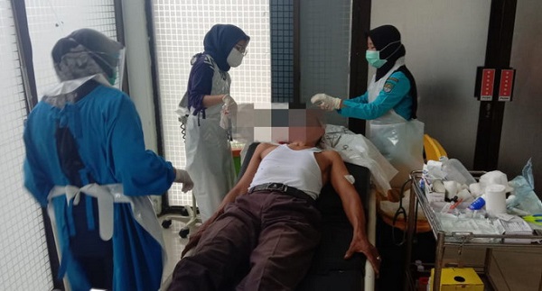 MENGERIKAN,  Sedang Duduk Minum Teh, Kepala Jaksa  Nasution Dibacok Pakai Parang, Pelakunya...