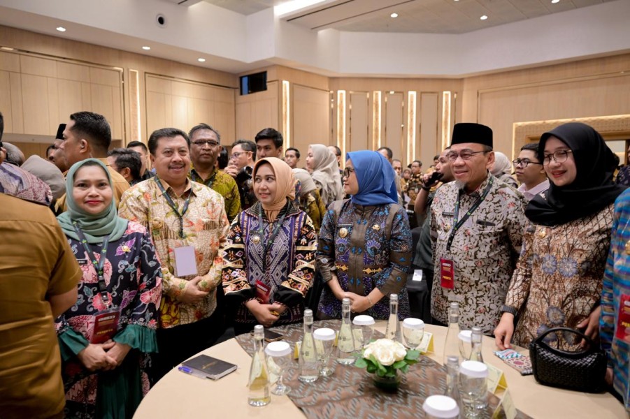 Bupati Bengkalis Kasmarni Hadiri Penandatanganan Keputusan Bersama Perizinan Tenaga Medis dan Kesehatan Melalui MPP Digital Nasional