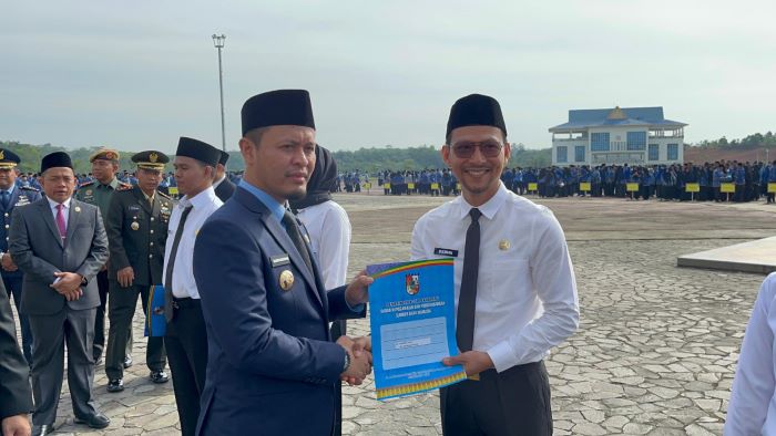 Wako Serahkan SK Bagi CPNS dan PPPK Pemko Pekanbaru tahun 2024