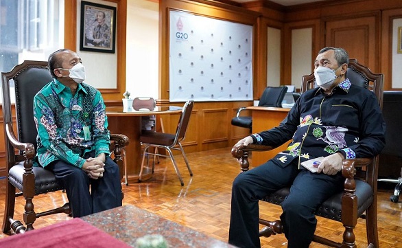 Selesaikan Masalah kebun Sawit di Kawasan Hutan, Syamsuar Sampai Datang ke KLHK, Katanya: UU Cipta Kerja Memberi Kemudahan...