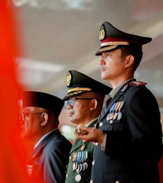 HUT ke-81 RI, Kapolres Kuansing Hadiri Upacara Detik-Detik Proklamasi di Lapangan Limuno