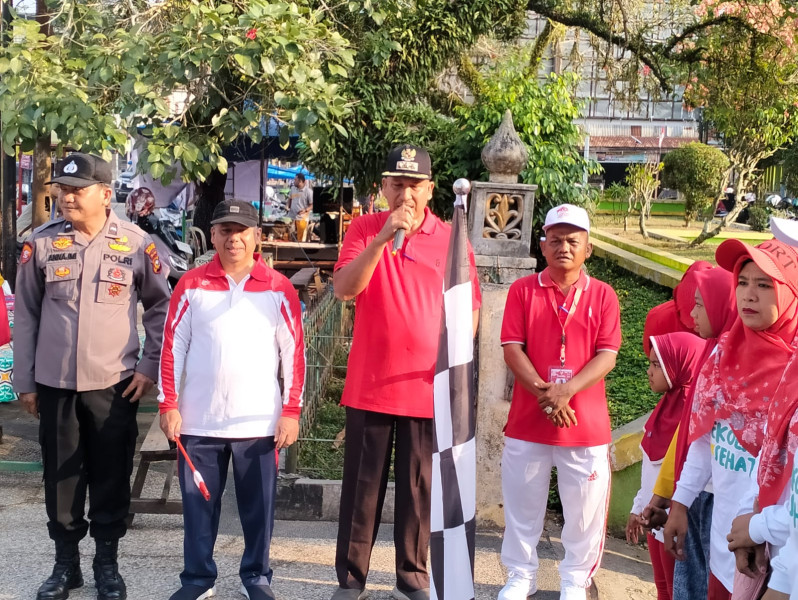 Meriahkan HUT RI ke 79, Kordik Rambah-Rohul Turunkan 1.300 Guru Jalan Santai