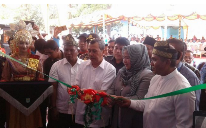 Bupati Siak Resmikan Pasar Rakyat Tualang