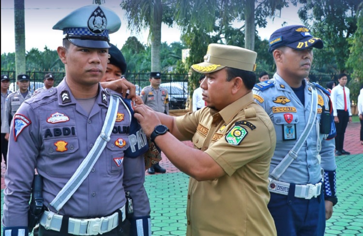Wabup Pimpin Apel Gelar Pasikan Operasi Lilin 2023 di Mapolres Siak