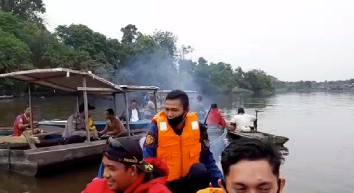 Khaidir Diduga Tenggelam di Sungai Batang Nilo, Warga Bersama Petugas Lakukan Pencarian