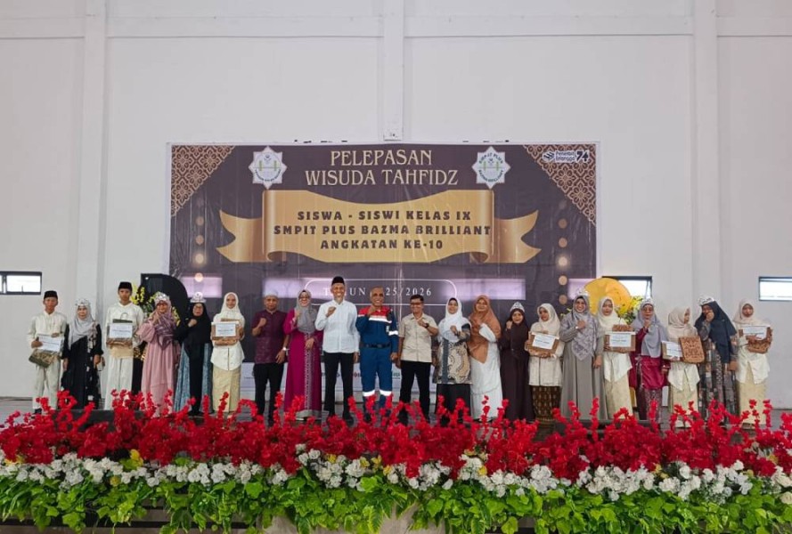 Hadiri Wisuda Tahfidz SMP IT Plus Bazma Brilliant, Wako H Paisal Lepas 119 Siswa dan Apresiasi Penghafal 11 Juz
