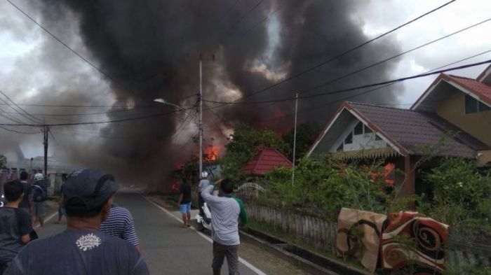 Gara-gara Korsleting, 8 Rumah dan 1 Unit Mobil di Inhil Terbakar
