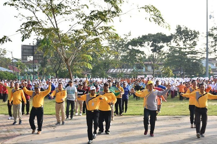 Masyarakat dan Pejabat Kampar Antusias Mengikuti Senam Sehat Bersama