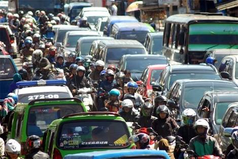 Tiga Pemuda Nekat ‘Palak’ Polisi karena Kehabisan Uang untuk Mudik, Untung Aja Polisinya Baik Hati