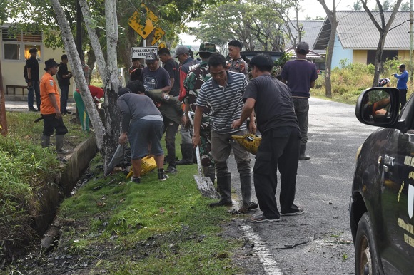 Pemkab Bengkalis Gelar Gotong Royong Massal di Desa Air Putih untuk Cegah Banjir dan Bencana Hidrometeorologi