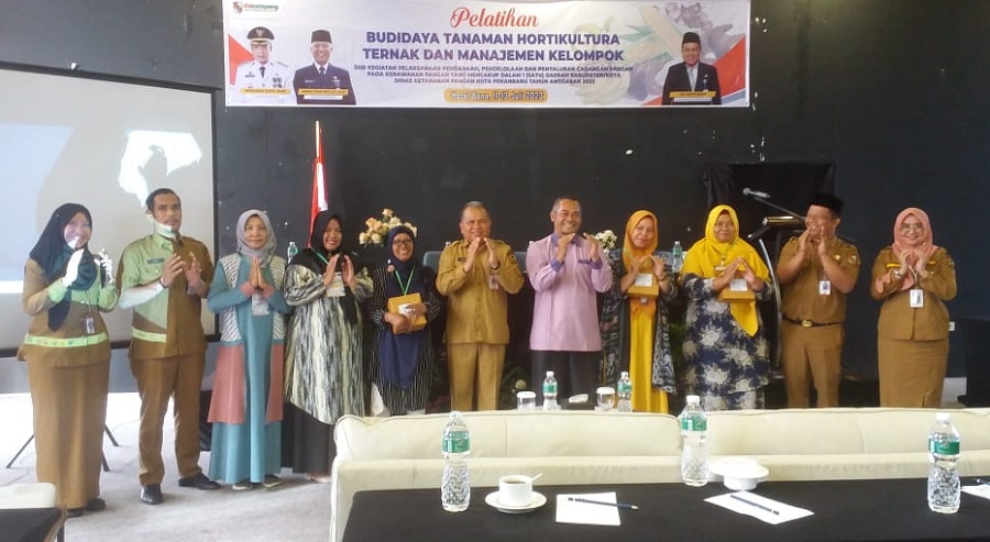 Ratusan Ibu-ibu Tani  se Pekanbaru Ikut Pelatihan Budidaya Holtikultura dan Ternak