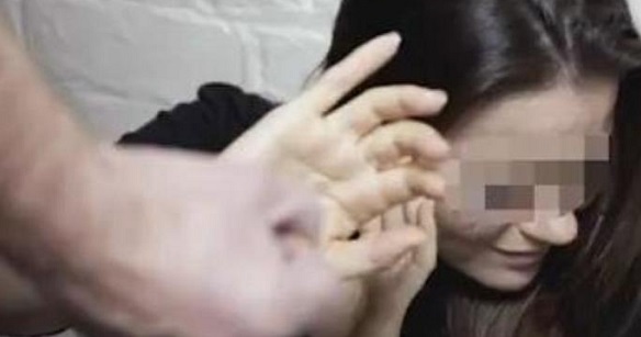 Tak Diberi Uang, Anak Kejar Ibu Pakai Parang lalu Pukuli sampai Babak Belur
