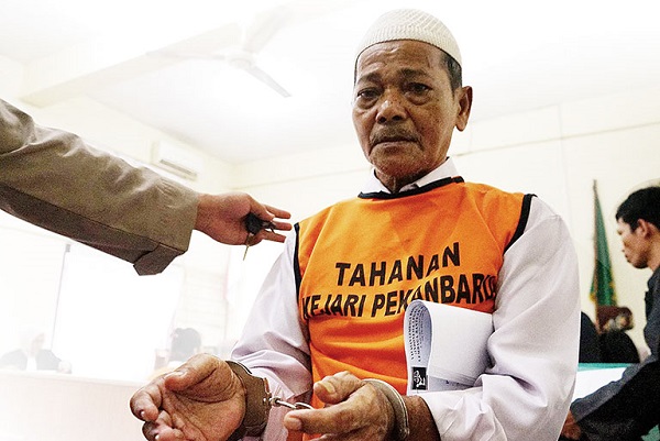 Dituntut 4 Tahun Penjara dan Denda Rp3 Miliar, Alhamdulillah... Syafrudin Petani Ubi yang Dituduh Bakar Lahan  Divonis Bebas