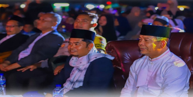 Wabup Syafaruddin Poti Hadiri Pergelaran Seni Akbar di Pesantren Modern Raudatussalam.