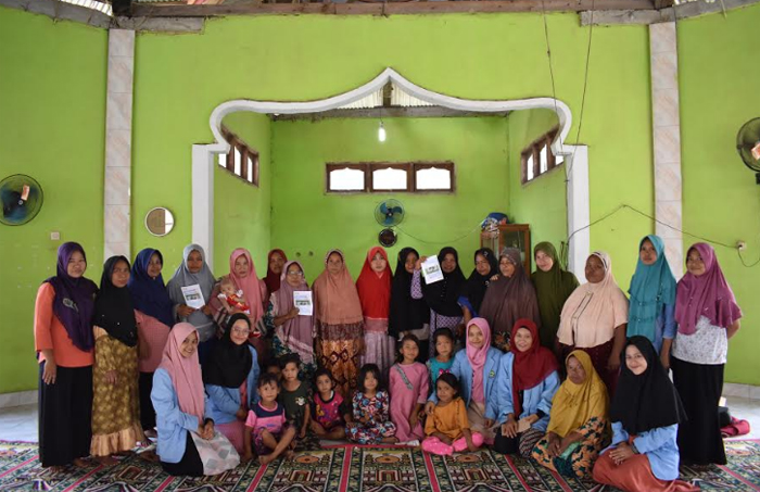 Mahasiswa Kukerta Universitas Riau Berikan Sosialisasi Manajemen Keuangan Keluarga di Siak Hulu