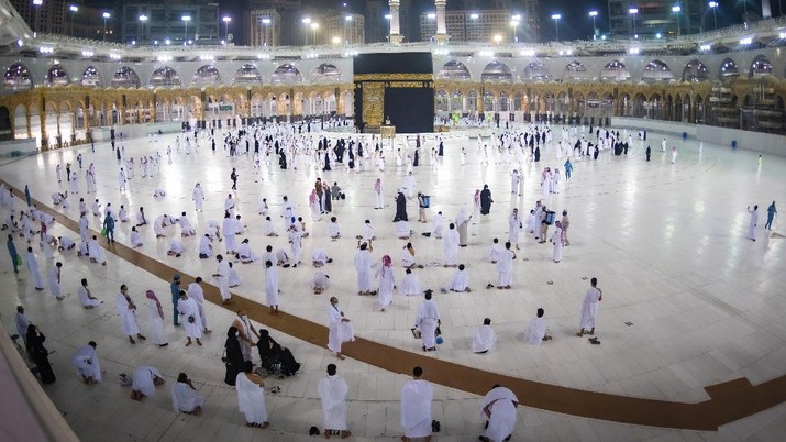 Arab Saudi Izinkan Umrah Khusus Jemaah yang Telah Divaksin COVID-19