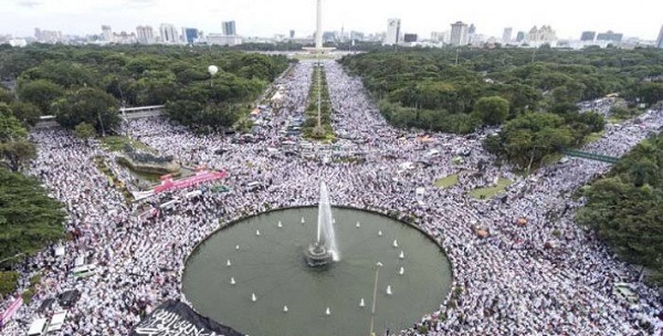 TERLALU, Massa Reuni 212 Capai 8 Juta Peserta, Aktivis NU Ini 'Kebakaran Jenggot' Lalu Bilang 'Ada Mark Up'