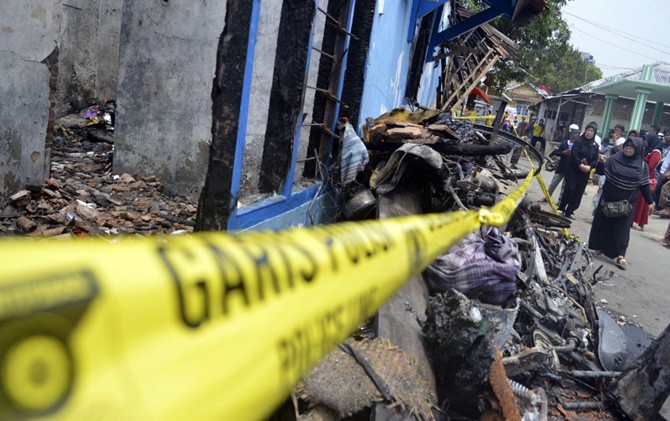 INNALILLAHI... Rumah Terbakar, Wanita Hamil 5 Bulan Tewas di Pelukan Ayahnya