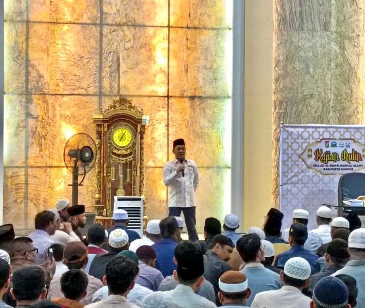 Pj. Bupati Kampar Hadiri Kajian Akbar di Masjid Islamic Center Bangkinang Kota