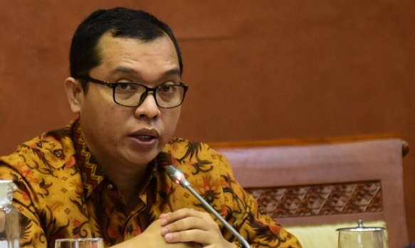 Pejabat Pertamina Dipecat Jokowi karena Impor, DPR: Industri Kita Tak Kalah, Semua Harus Sadar...