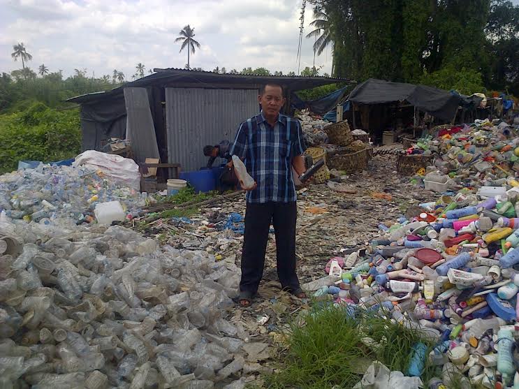 Peduli Lingkungan, Hendri Dirikan Bank Sampah bagi Pemulung di Tembilahan