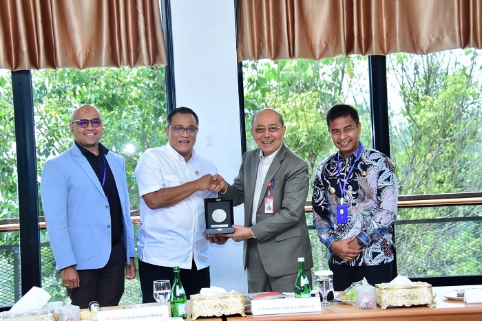 Bupati Kampar Ajukan Proposal Pengembangan  Kebun Raya Universitas Pahlawan pada Menteri LH