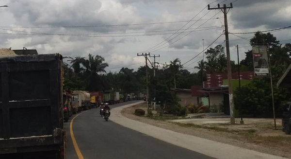 Sempat Macet Berjam-jam, Kini Jalan Lintas Timur Pekanbaru-Pangkalan Kerinci Sudah Lancar Kembali